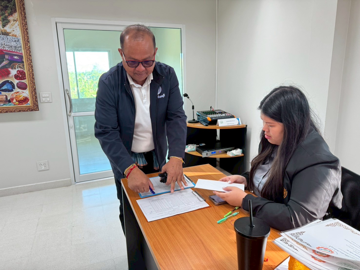 title - ส.ป.ก.จันทบุรี จัด﻿ฝึกอบรมโครงการพัฒนาผู้แทนเกษตรกร กิจกรรมพัฒนาผู้แทนเกษตรกรในเขตปฏิรูปที่ดิน ปีงบประมาณ พ.ศ. 2569 หลักสูตร การเพิ่มทักษะและเพิ่มประสิทธิภาพการดำเนินงานอาสาสมัครปฏิรูปที่ดินเพื่อเกษตรกรรม (อสปก.) โดยจัดฝึกอบรมผ่านทางระบบอิเล็กทรอนิกส์ โปรแกรม Zoom meeting 